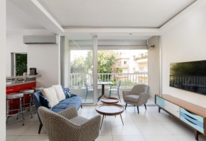 Luxury & Peaceful by the Beach - With Charming Balcony